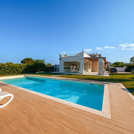 Вилла Helloapulia - Capitolo - Pool, Outdoor Kitchen & *